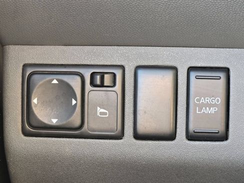 Used 2007 Nissan Frontier SE w/ Power Pkg AWD/4WD image 14