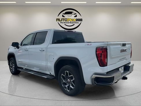 Used 2022 GMC Sierra 1500 SLT w/ X31 Off-Road Package AWD/4WD image 5