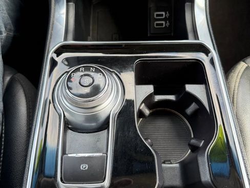 Used 2019 Ford Edge Titanium FWD image 25