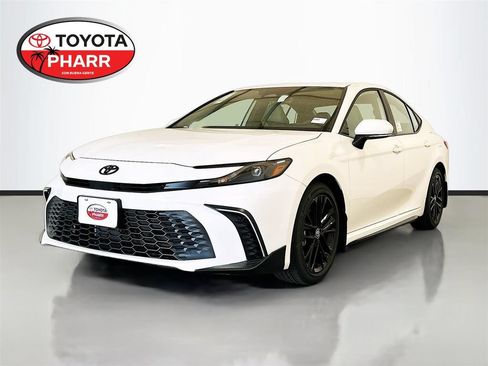 New 2026 Toyota Camry SE FWD image 1