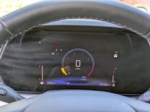 Used 2025 Chevrolet Trax LT w/ LT Convenience Package image 16