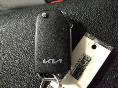 Used 2024 Kia Forte LXS FWD image 32
