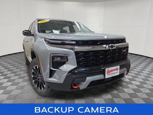 Used 2024 Chevrolet Traverse Z71 w/ LPO, Floor Liner Package AWD/4WD image 2