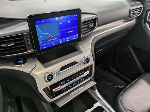 Used 2022 Ford Explorer XLT w/ Equipment Group 202A image 10