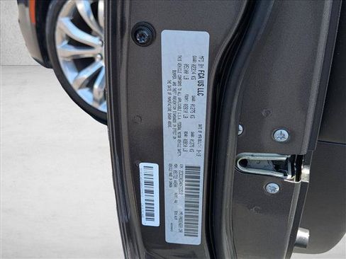 Used 2019 Chrysler 300 Limited w/ Safetytec Plus Group RWD image 25