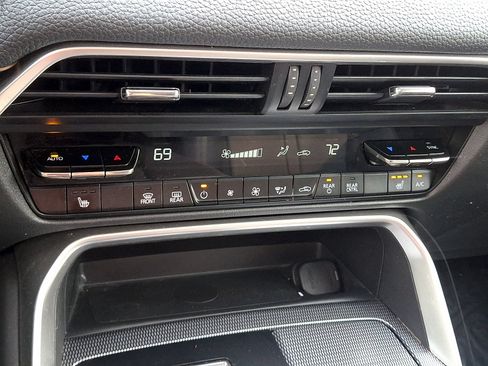 Certified 2024 MAZDA CX-90 3.3 Turbo w/ Preferred Plus AWD/4WD image 19