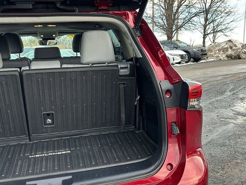 Used 2020 Toyota Highlander Limited image 34