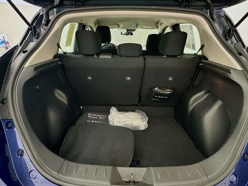 Used 2024 Nissan Leaf S image 29