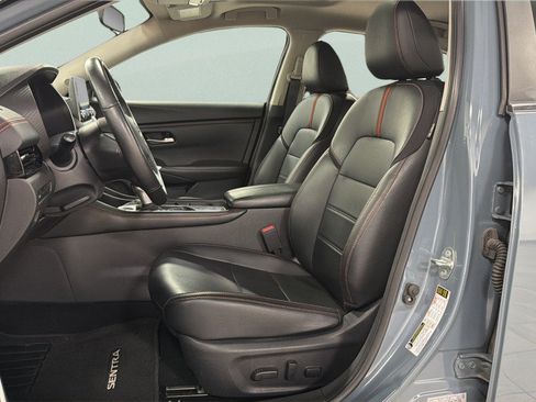 Used 2025 Nissan Sentra SR w/ SR Premium Package FWD image 16