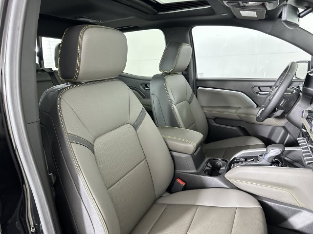 New 2026 Chevrolet Colorado ZR2 w/ Technology Package AWD/4WD image 30