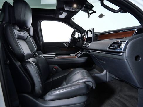 Used 2023 Lincoln Navigator Reserve AWD/4WD image 10