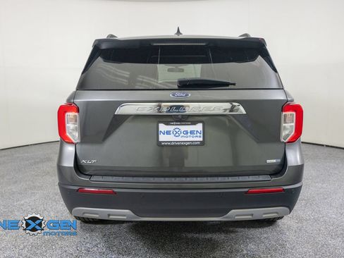 Used 2020 Ford Explorer XLT w/ Equipment Group 202A AWD/4WD image 7