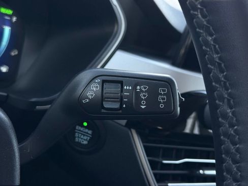 Used 2022 Ford Escape SEL w/ Technology Package image 32