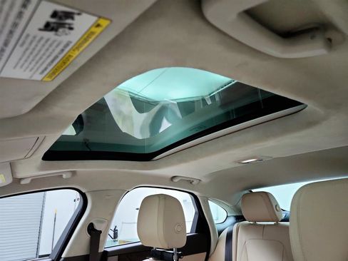 Used 2020 Jaguar XF Prestige image 15