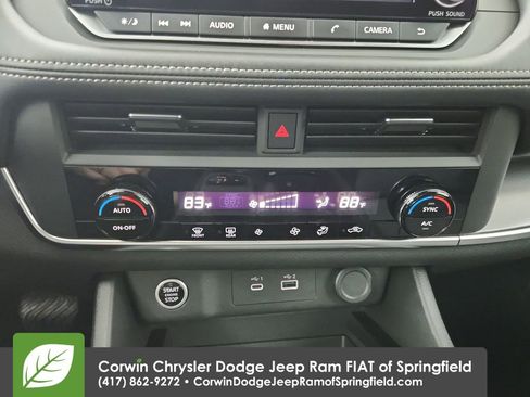 Used 2023 Nissan Rogue SV image 26