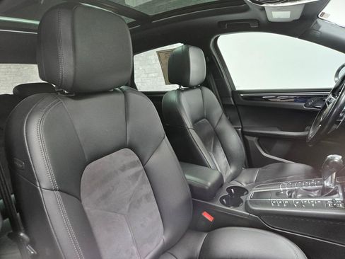 Used 2018 Porsche Macan image 52