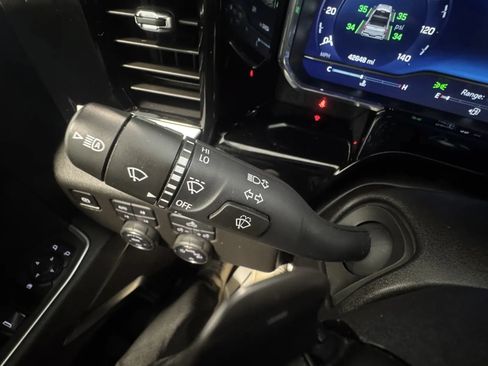 Used 2025 Chevrolet Silverado 1500 LT AWD/4WD image 31
