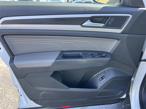 Used 2022 Volkswagen Atlas SE image 30