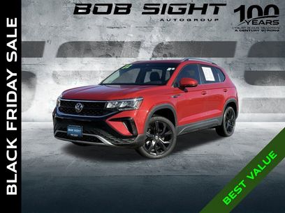 Used 2022 Volkswagen Taos SE w/ Panoramic Sunroof Package