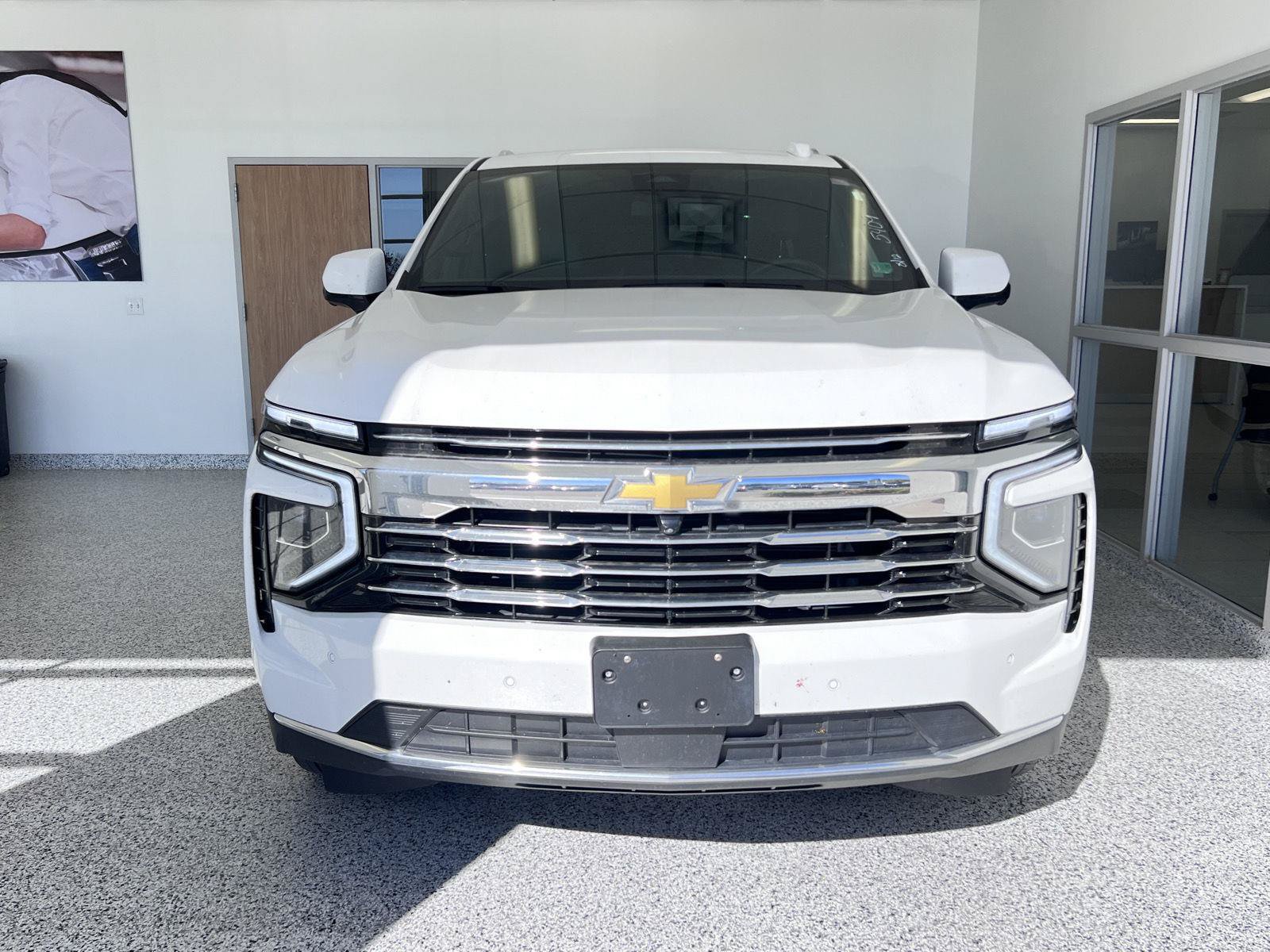 Used 2025 Chevrolet Tahoe LT AWD/4WD image 2