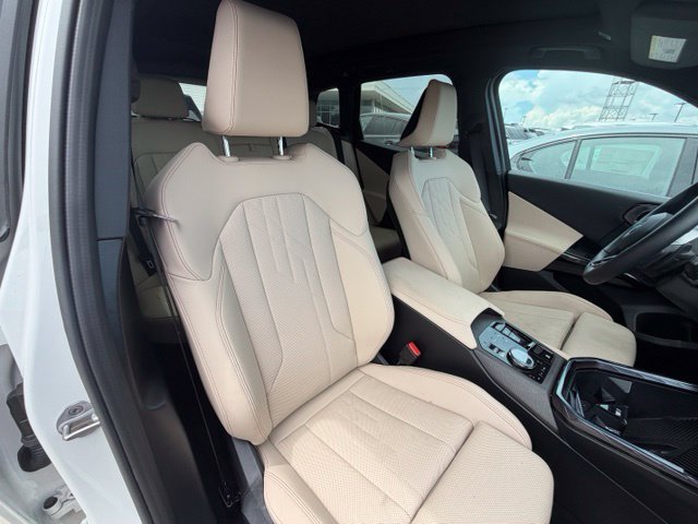 Certified 2026 BMW X3 xDrive30i w/ M Sport Package AWD/4WD image 28