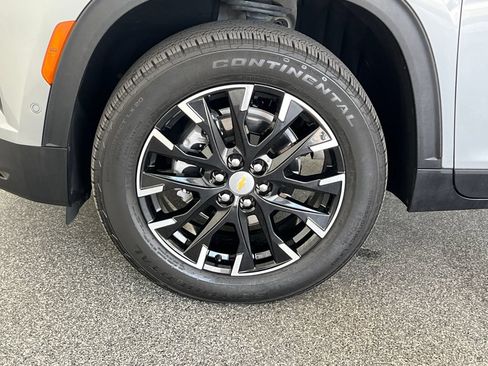 Used 2024 Chevrolet Traverse LT w/ Enhanced Driving Package FWD image 27