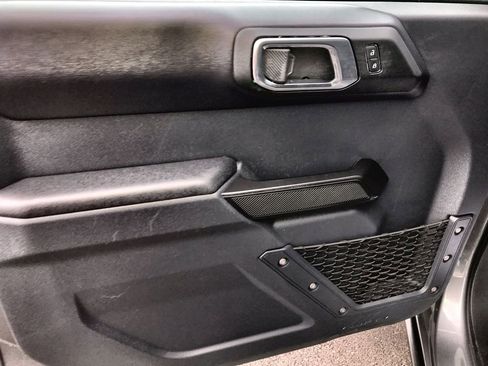 Used 2025 Ford Bronco Badlands image 13