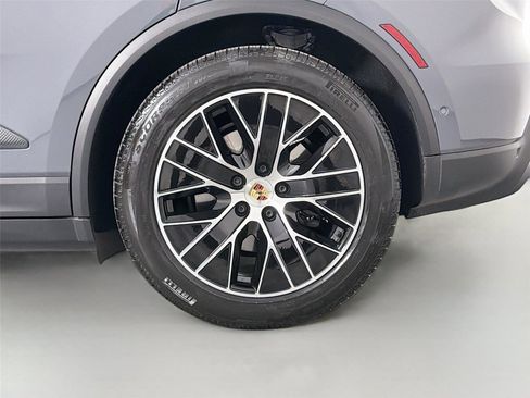 Certified 2025 Porsche Macan Electric RWD image 12