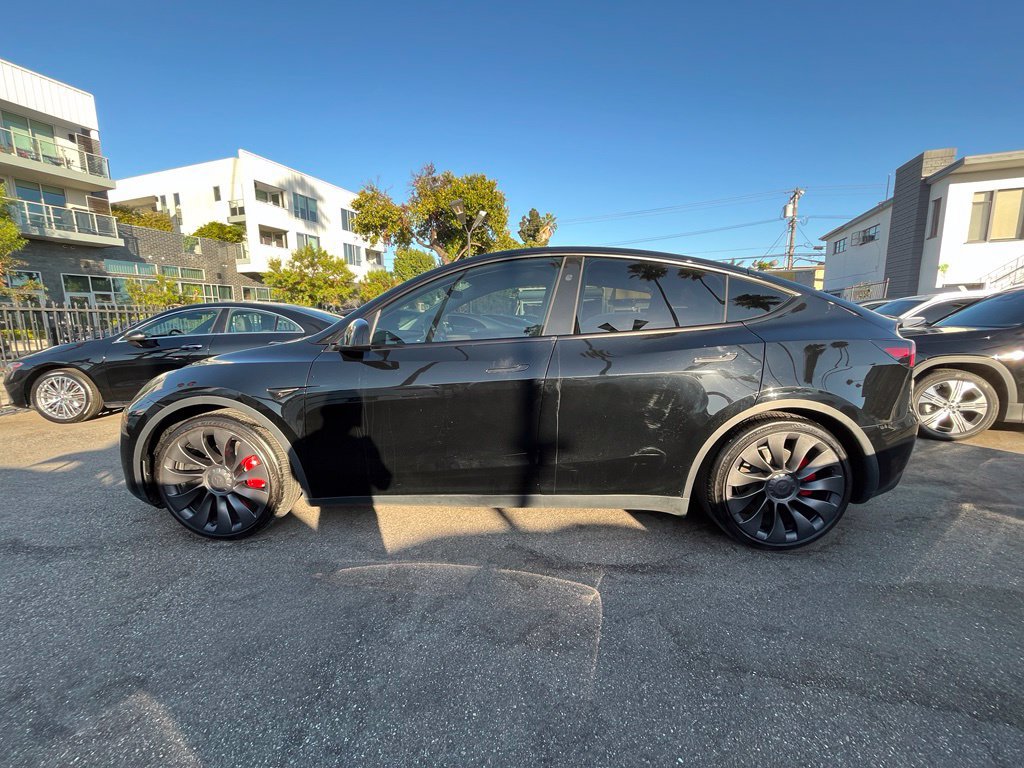 Used 2023 Tesla Model Y Performance AWD/4WD image 7