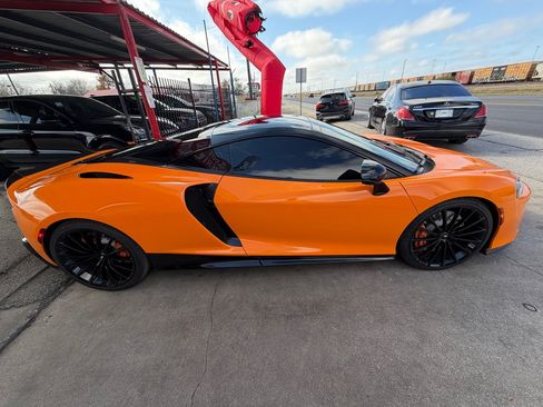 Used 2020 McLaren GT RWD image 25