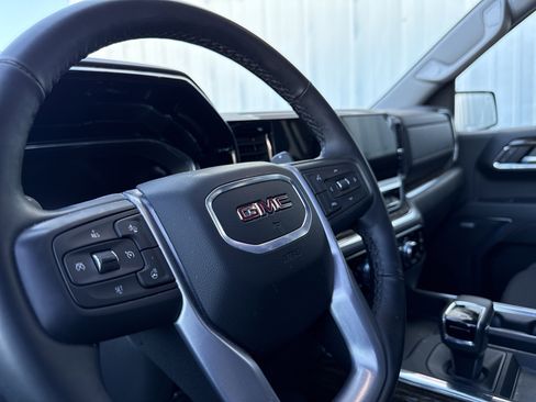 Used 2025 GMC Sierra 1500 Elevation image 24