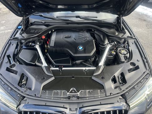Used 2022 BMW 530i xDrive w/ M Sport Package image 34