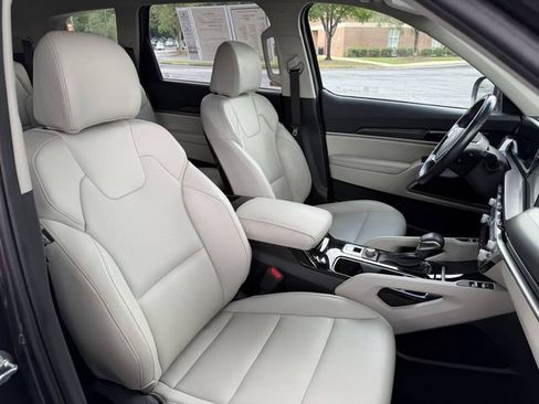 Certified 2024 Kia Telluride S w/ S Sunroof Package AWD/4WD image 33