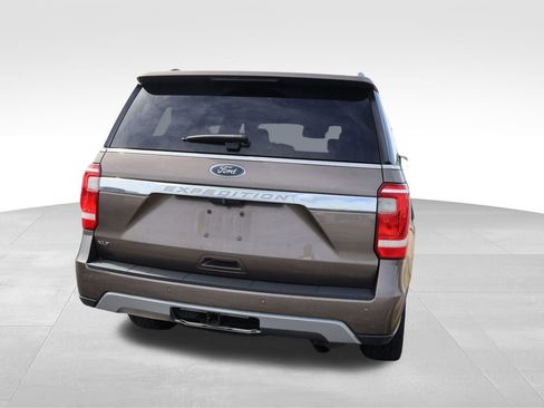Used 2019 Ford Expedition XLT w/ Equipment Group 202A AWD/4WD image 18