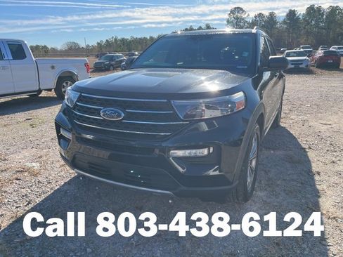 Used 2022 Ford Explorer XLT w/ Equipment Group 202A image 2