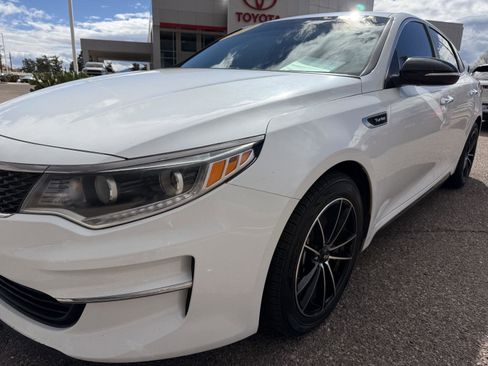 Used 2017 Kia Optima LX w/ Value Package image 10
