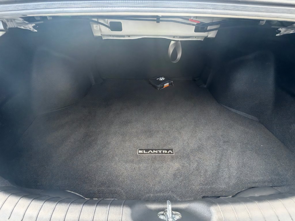 Used 2025 Hyundai Elantra Sport FWD image 31