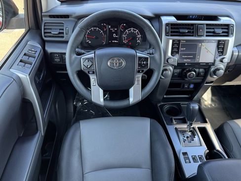 Used 2022 Toyota 4Runner SR5 Premium image 23
