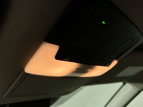 Used 2025 Nissan Rogue SV image 18