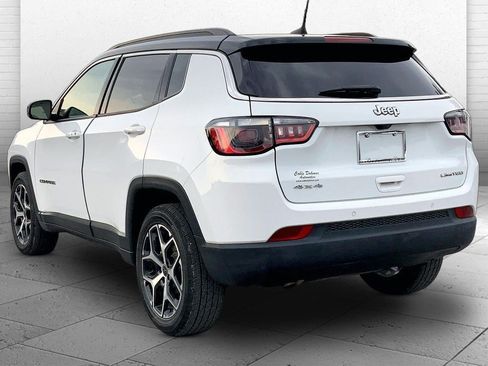 Used 2025 Jeep Compass Limited AWD/4WD image 10