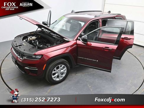 Used 2023 Jeep Grand Cherokee Limited image 34