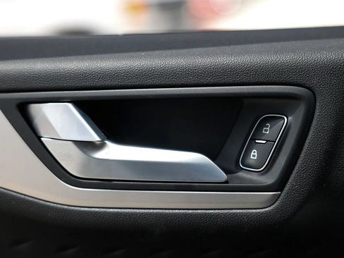 Used 2020 Ford Escape SE FWD image 42