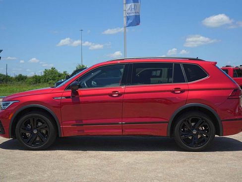 Used 2024 Volkswagen Tiguan SE R-Line FWD image 3