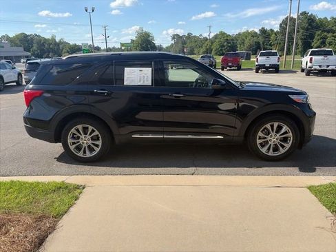Used 2022 Ford Explorer Limited w/ Equipment Group 301A RWD image 6