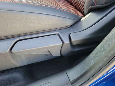Certified 2025 Nissan Kicks SR FWD image 17