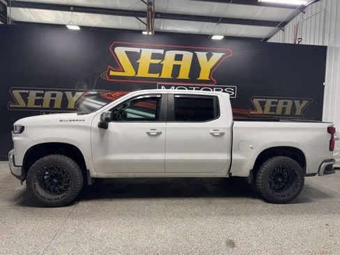 Used 2019 Chevrolet Silverado 1500 LT w/ Convenience Package image 2