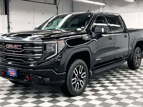 Used 2023 GMC Sierra 1500 AT4 w/ Technology Package image 11