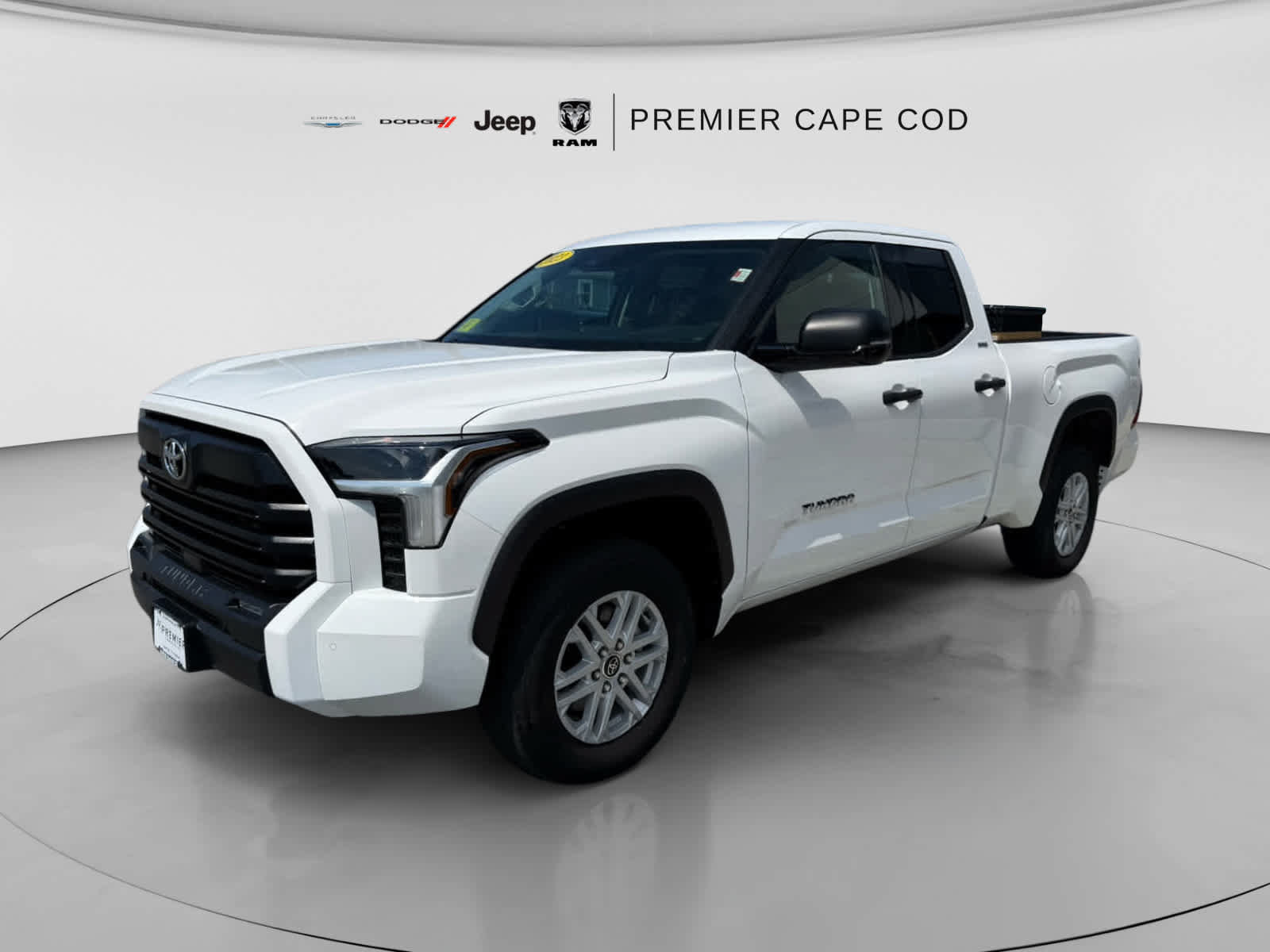 Used 2023 Toyota Tundra SR5 w/ SR5 Convenience Package AWD/4WD image 4