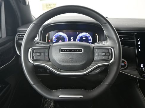 Used 2023 Jeep Wagoneer L Series II image 33