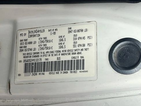 Used 2000 Dodge B3500 RWD image 29